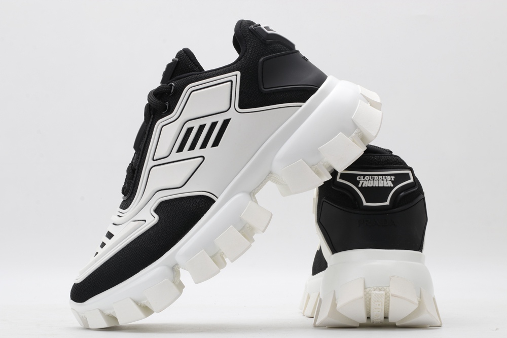P*rada SNEAKER